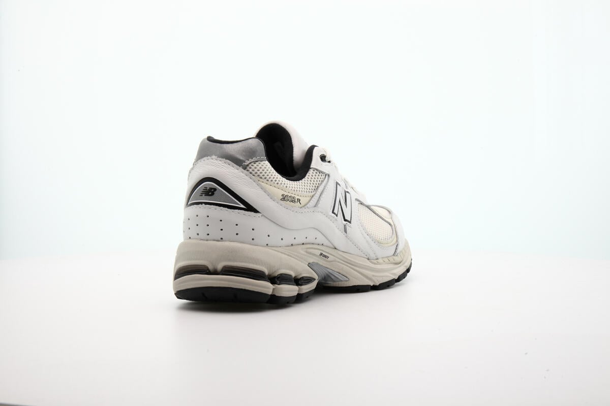 new-balance-ml-2002-rq-atlas-